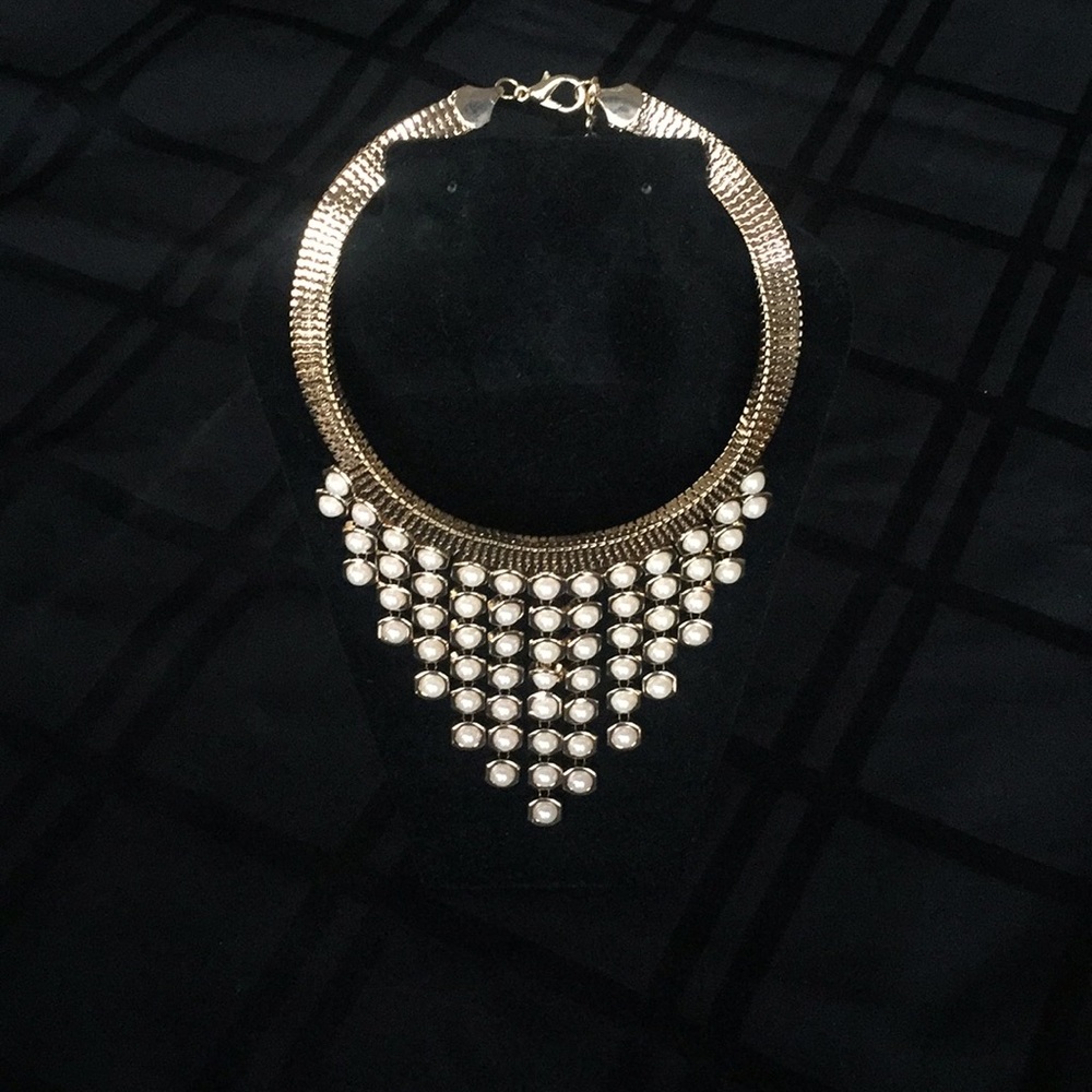 Pearl gold choker